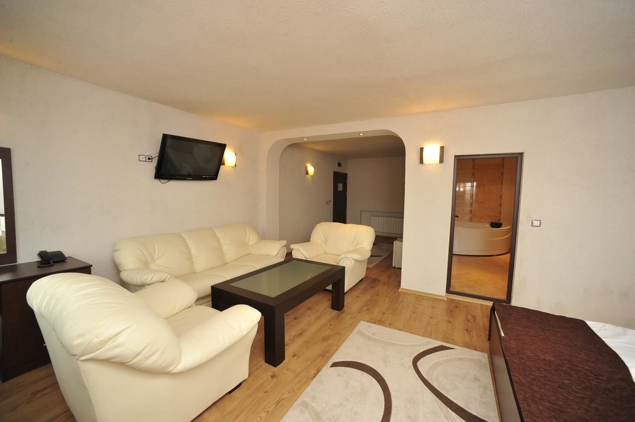 Отель Hotel Melnik Мелник-16