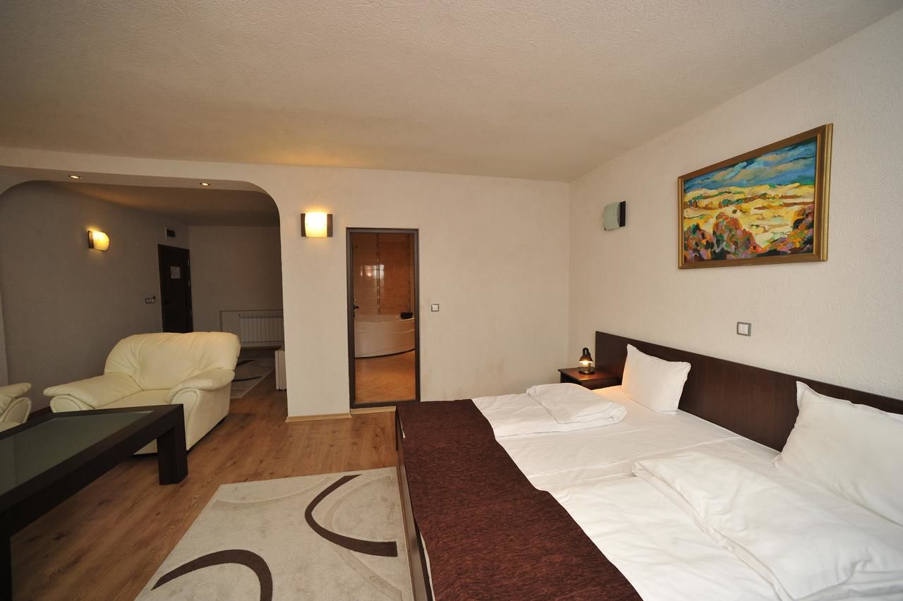 Отель Hotel Melnik Мелник-18