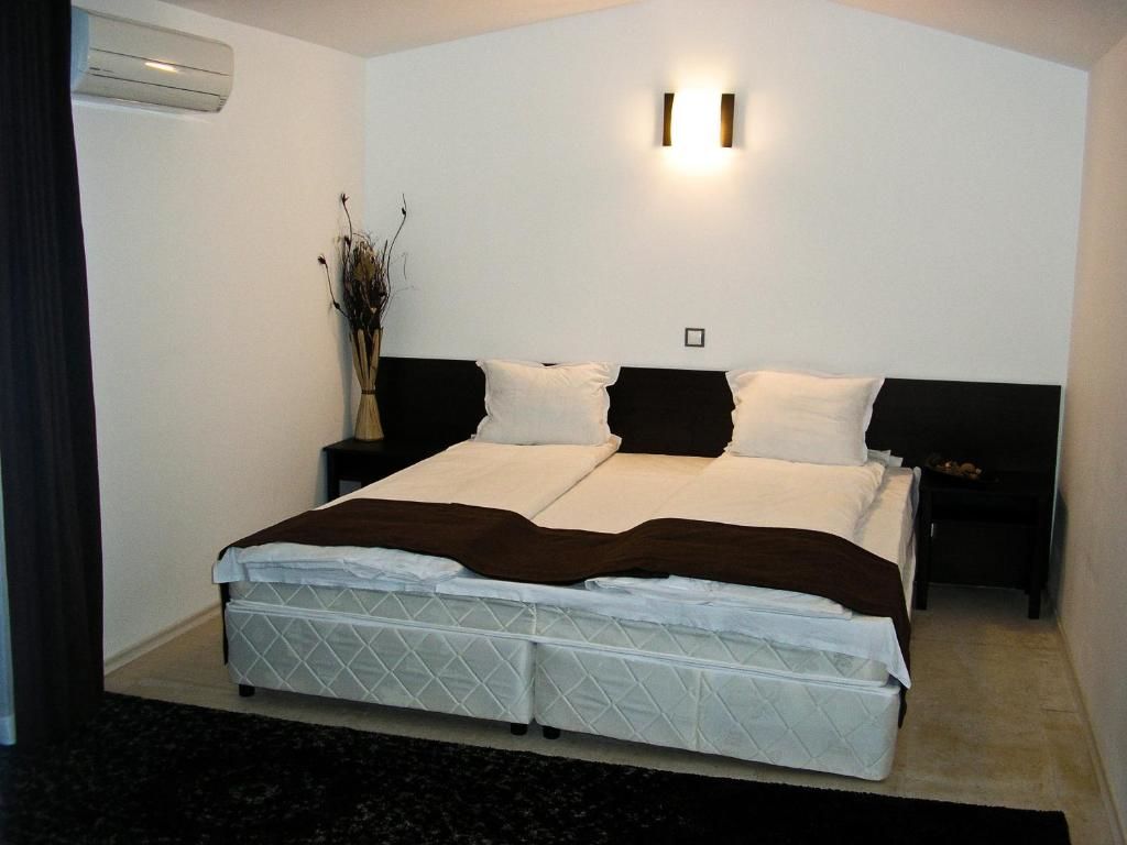 Отель Hotel Melnik Мелник-49