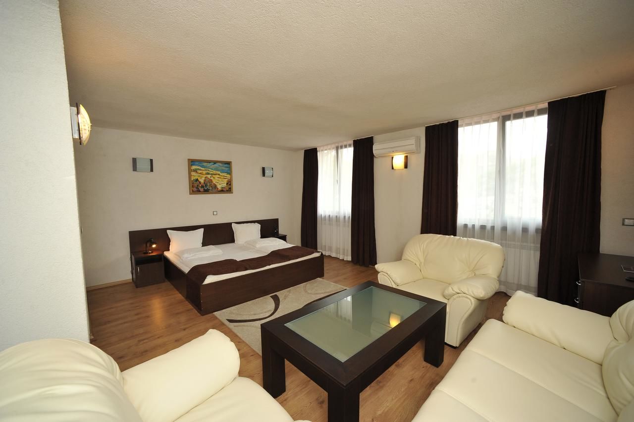 Отель Hotel Melnik Мелник-10